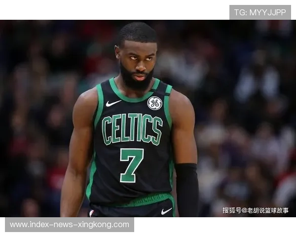 布朗外线精准,绿军气势昂扬