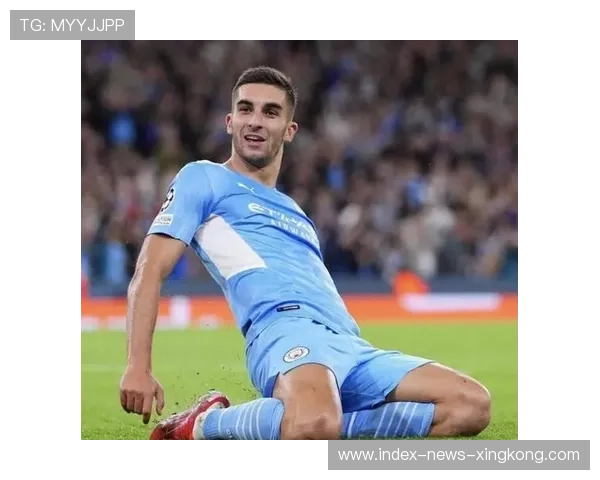 费兰托雷斯头球抢点：积极主动的前场风暴